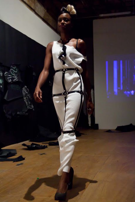 Fahrd Fosté Spring/Summer 2011 Collection presentation/performance, Look 4