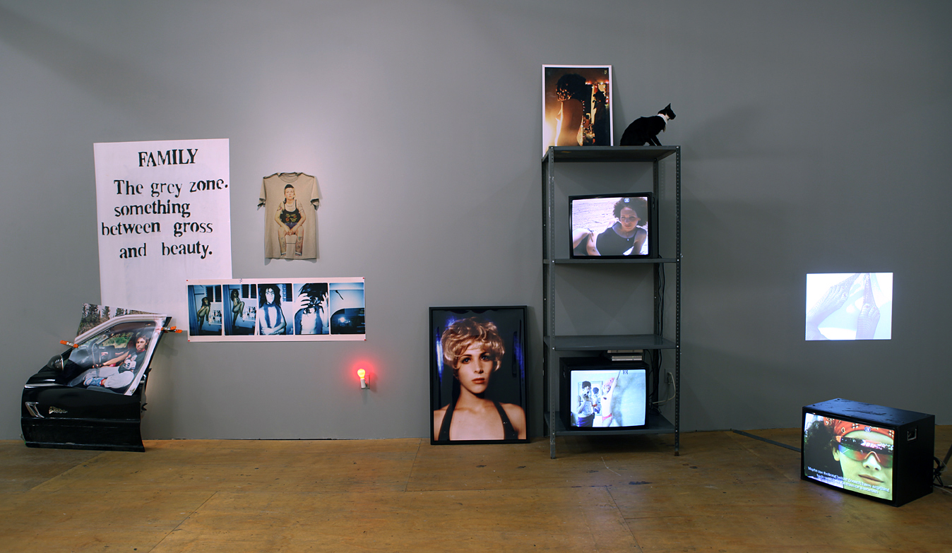 Rona Yefman, *Let It Bleed*. Installation view